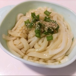 簡単♡節約♡めんつゆごま油うどん